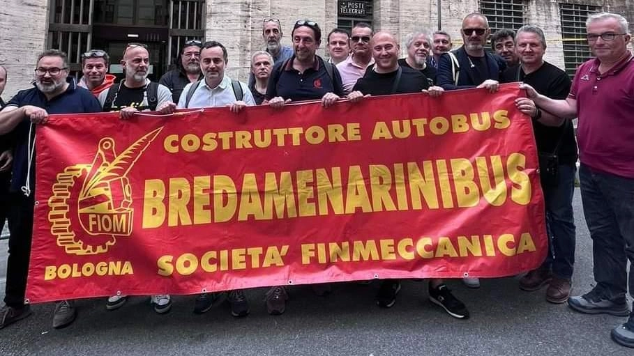 Manifestazione di protesta dei dipendenti dell’ex Breda Menarini