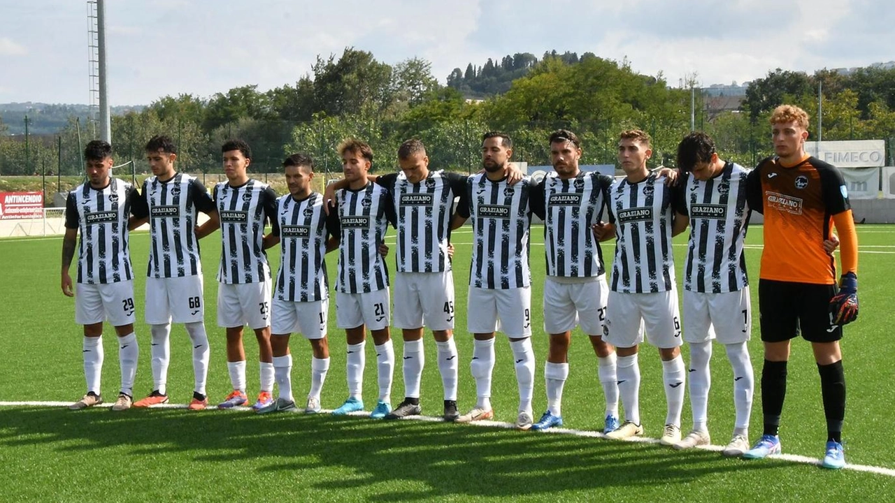 L’Atletico Ascoli prima del match con la Fermana