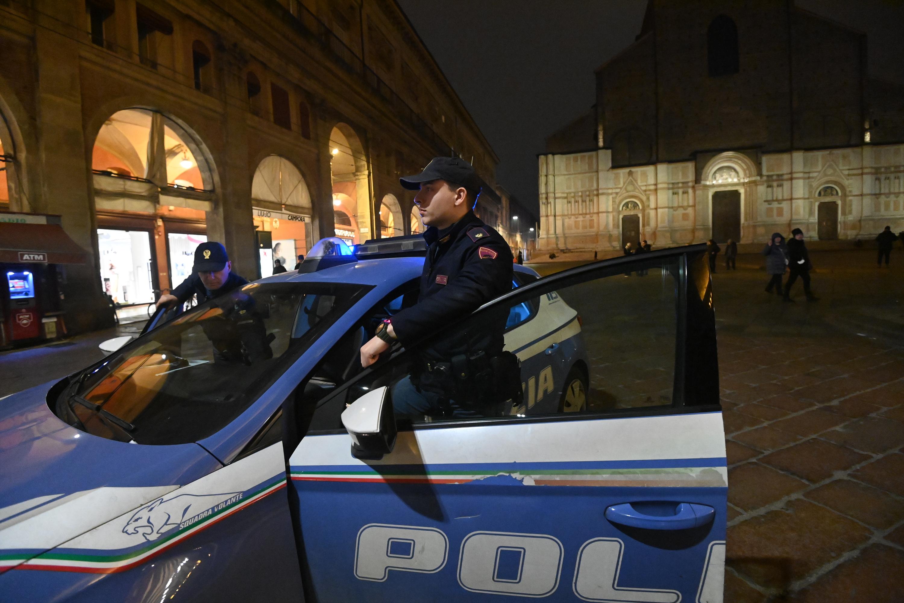 “Violentata nel cortile in Bolognina da uno sconosciuto”