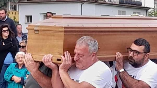 I funerali di Attilio, domenica a Formia