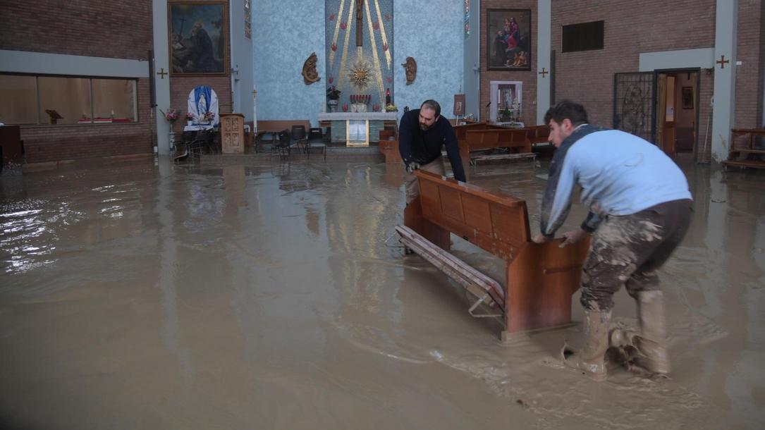 San Benedetto rinasce. Fu danneggiata dall’alluvione: ecco la nuova sala parrocchiale