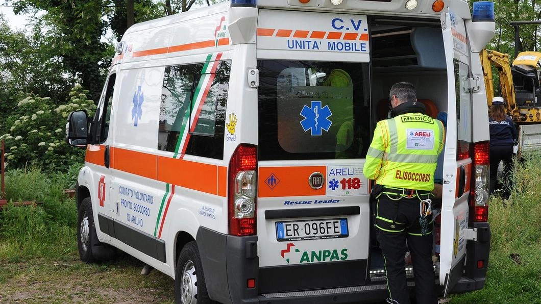 E’ accaduto nel pomerigio. L’uomo, 71 anni, è stato . trasportato d’urgenza. all’ospedale di Baggiovara.