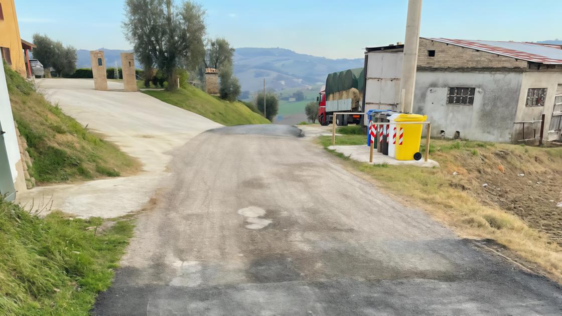 Le proteste in contrada Gabbiano: "Le strade sono di nuovo rovinate"