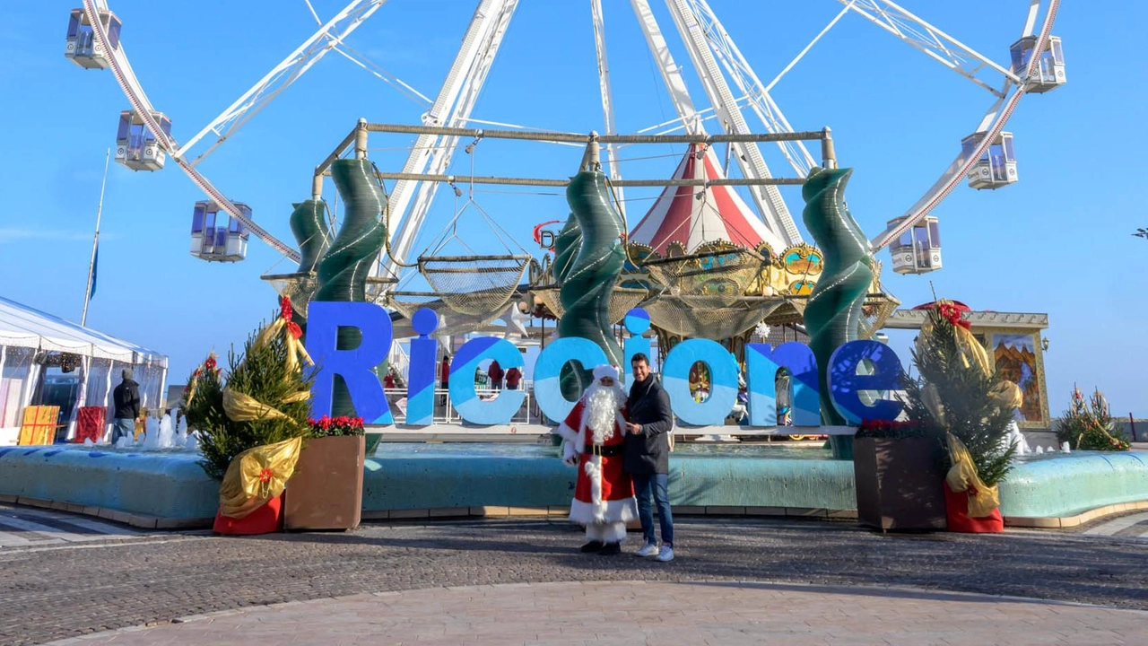 La ruota panoramica che da Rimini è arrivata a Riccione come attrazione principale del ’Riccione Christmas Sea’ sarà al centro dello speciale ’Vivere Riccione’