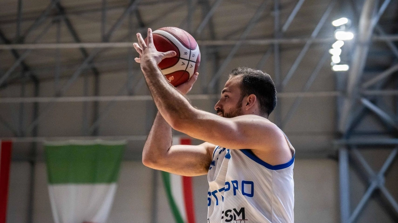 La Ristopro Fabriano vince contro il LDR Salerno con un grande ultimo quarto, grazie alle prestazioni di Pierotti e Centanni. Terza vittoria consecutiva per gli ospiti.