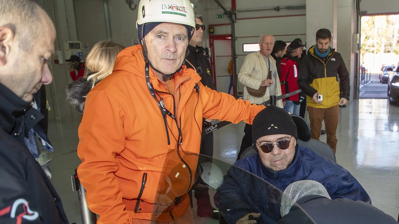 Iniziativa 'Autodromo senza barriere' a Imola: persone con disabilità vivono emozione unica in pista, solidarietà e raccolta fondi per il loro benessere.