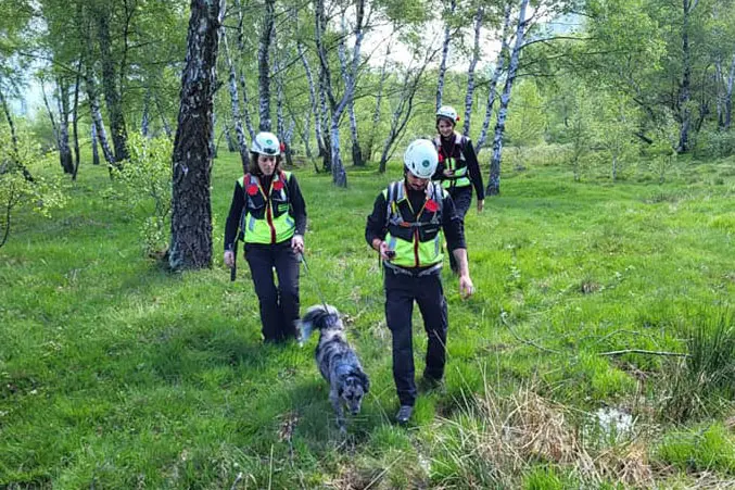 Scomparso alla gola del Furlo, ricerche con i cani e i droni