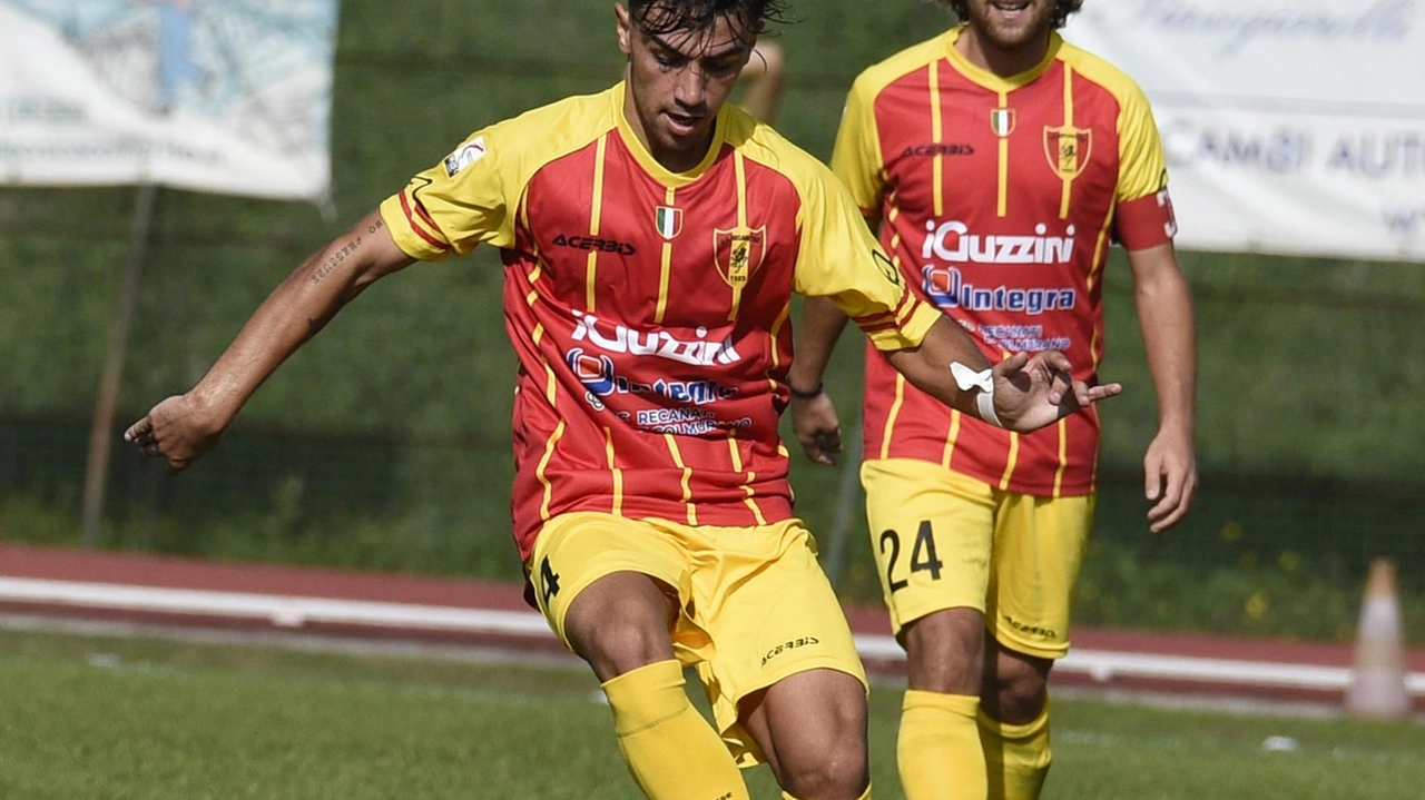 Alfieri e Raparo in azione con la maglia della Recanatese