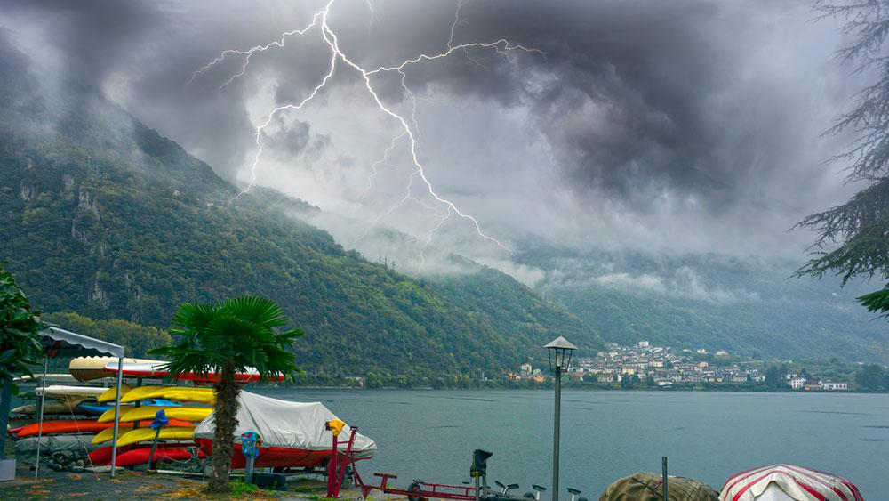 Maltempo Veneto, allerta gialla per rovesci intensi e temporali: l’Adige sotto osservazione