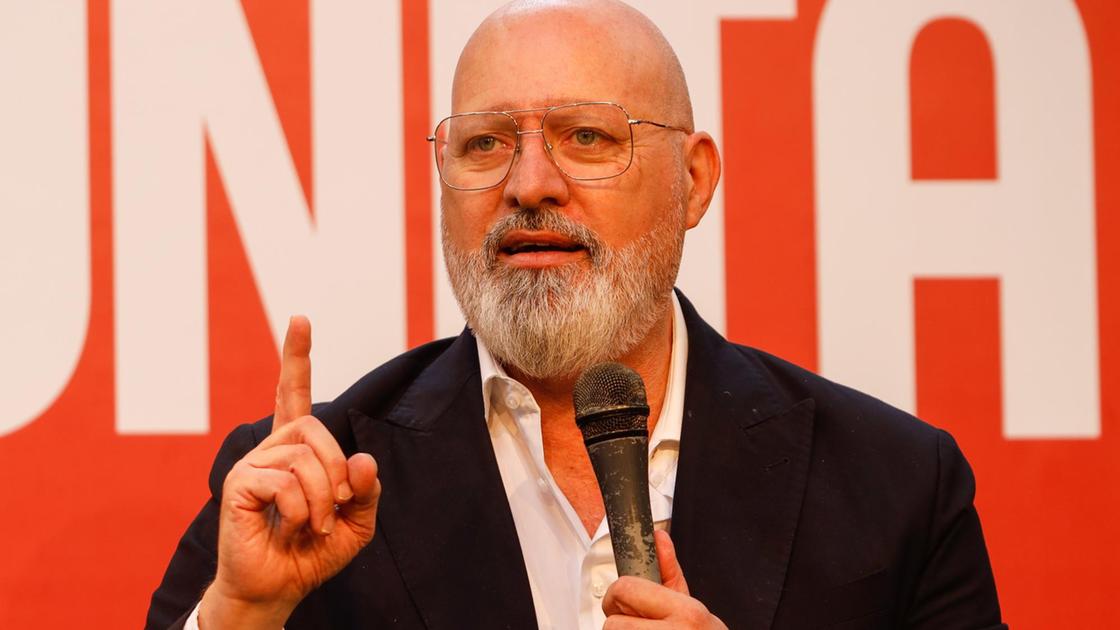 Regionali, il centrosinistra si allarga. De Pascale incassa l’ok dei Verdi. Bonaccini: "Basta parlare di nomi"