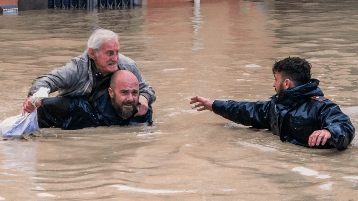 Alluvione, filmati inediti e audio esclusivi: guarda il trailer di ‘Ho visto il finimondo’