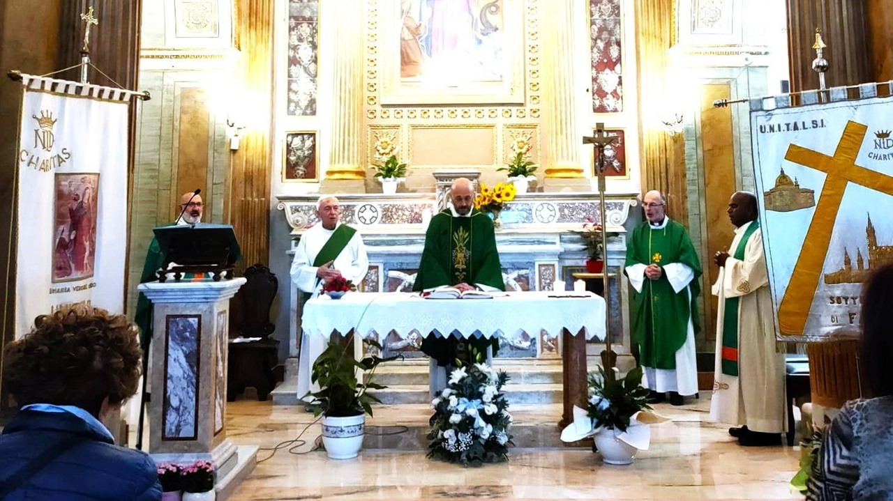 Il Santuario della Madonna del Cerro riapre dopo otto anni dal sisma del 2016, accogliendo i fedeli. La sottosezione Unitalsi di Fabriano e Sassoferrato partecipa al pellegrinaggio, guidando preghiere e celebrando la messa. Autorità civili e militari presenti. Omelia incentrata sulla vocazione. Prossimo pellegrinaggio a Collevalenza il 16 e 17 novembre.