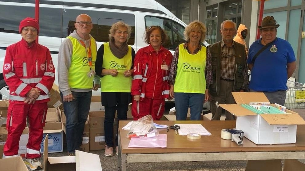 Raccolta solidale di materiale didattico ‘Dona la spesa’ al supermercato Coop Alleanza 3.0 di Castel San Pietro Terme per famiglie in difficoltà. 1246 prodotti donati dai cittadini, gestiti da volontari di varie associazioni locali. Materiale sarà distribuito alle scuole del territorio.