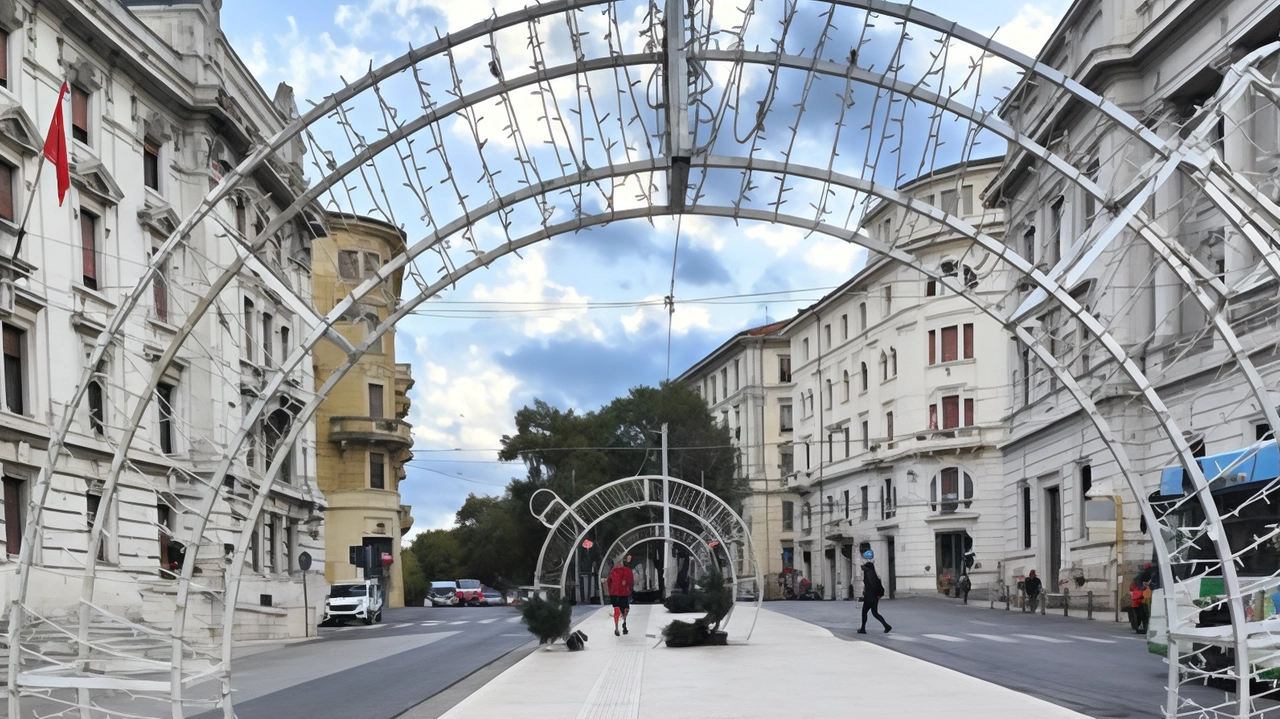 Le raffiche di vento buttano giù gli alberelli e spostano le luminarie. Divelto lo steccato