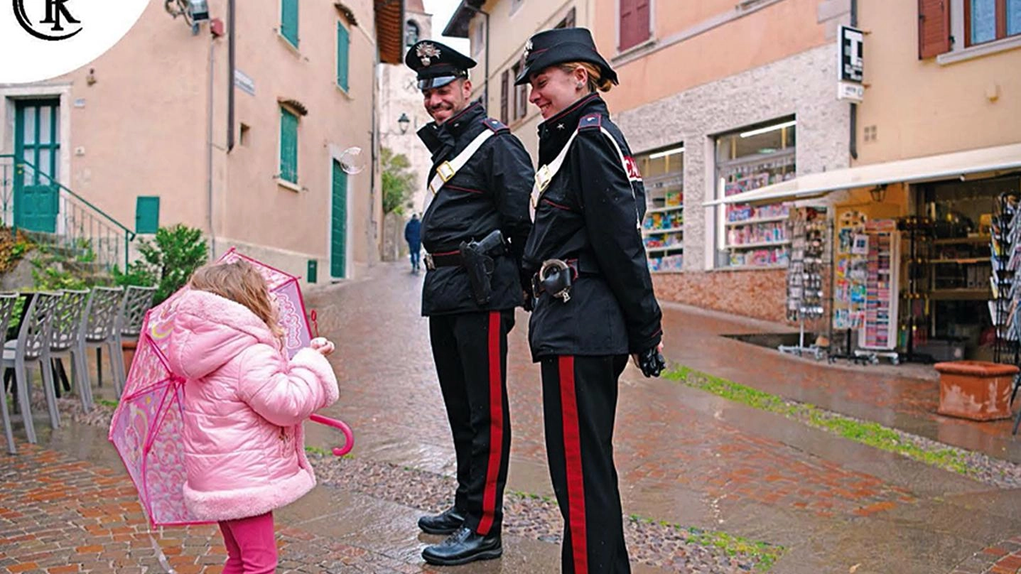 Dodici mesi insieme all’Arma. I carabinieri presentano il calendario: "È dedicato ai nostri giovani"