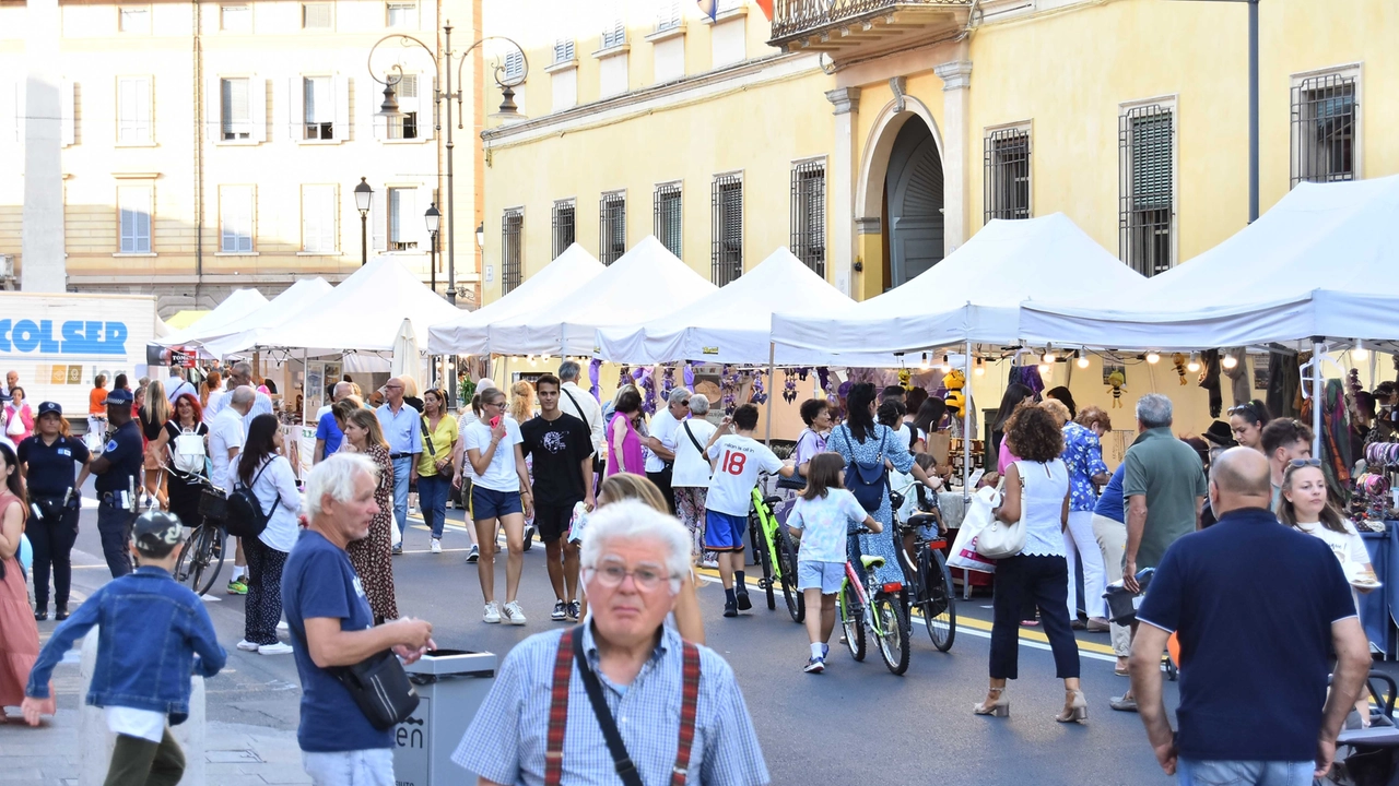 Visite guidate alla Ghiara e ai suoi tesori, rassegna ’Altari fioriti’ , celebrazioni religiose e bancarelle. Il sindaco: "Tradizione per i reggiani"