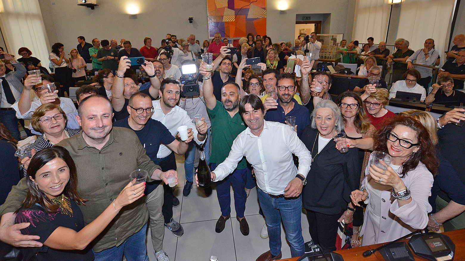 I nomi degli eletti in consiglio comunale a Pesaro (nella foto di Luca Toni, la festa dopo l'elezione di Biancani sindaco)