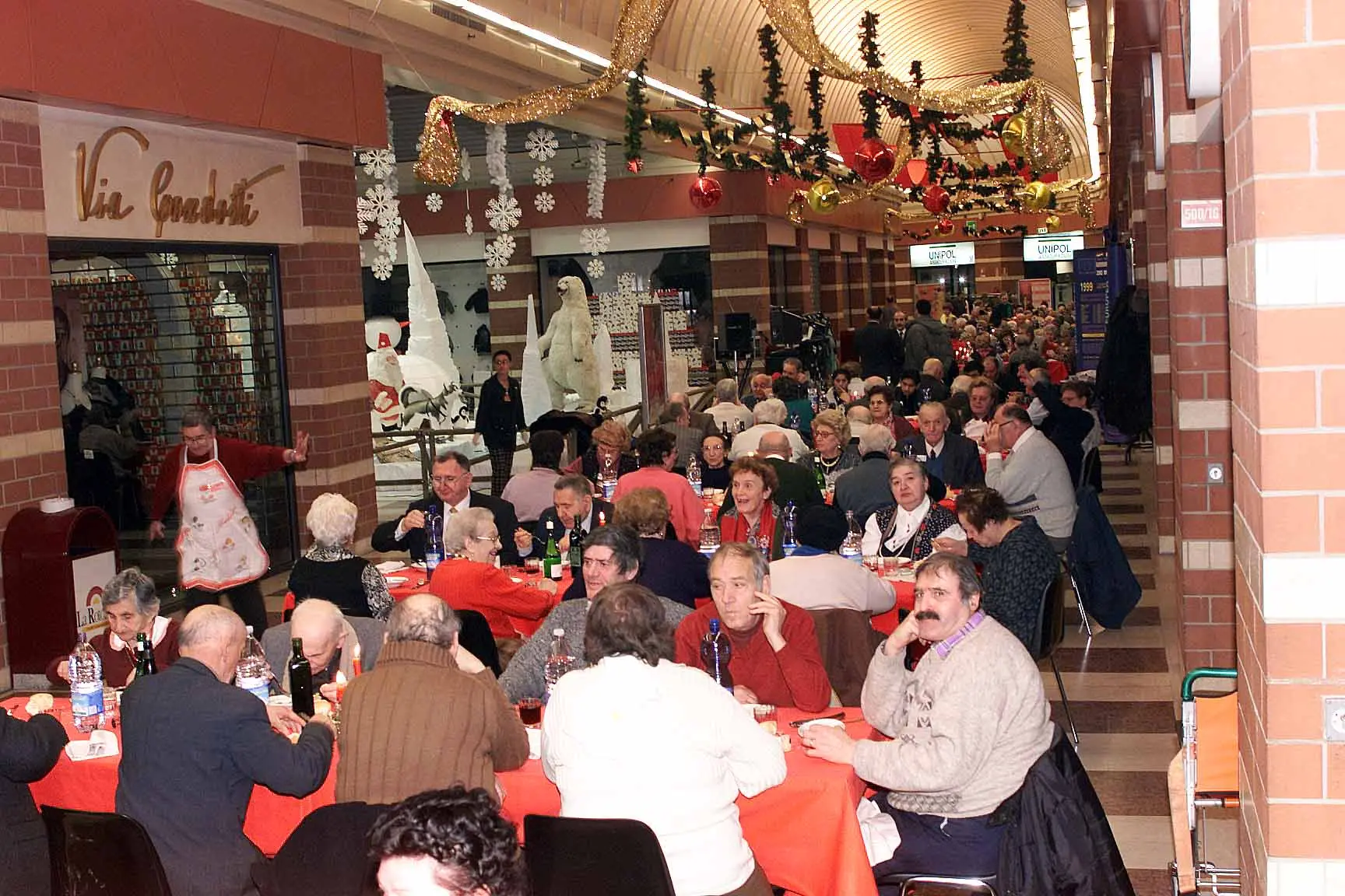 Bologna, Insieme è Natale: il pranzo per combattere la solitudine