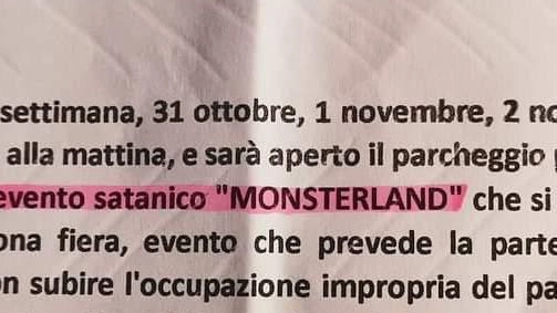 Il Monsterland Halloween Festival a Ferrara attira oltre 20mila persone, causando problemi alla parrocchia locale che chiude il parcheggio per evitare disagi durante l'evento.