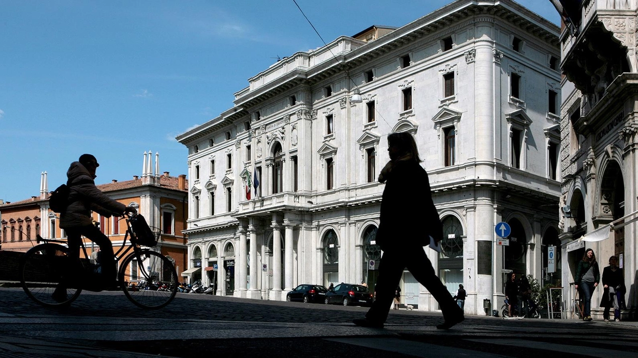 La storica sede della Camera di commercio di Ferrara (foto di Andrea Samaritani), ora fusa con quella di Ravenna