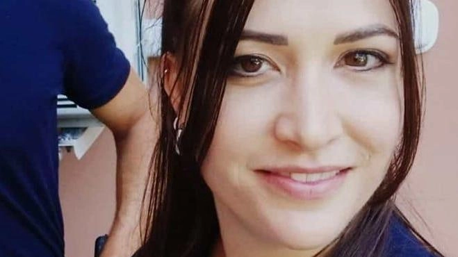 Sofia Stefani, la vigilessa di 33 anni uccisa da un colpo di pistola sparato dall’arma di ordinanza dell’ex collega, con cui aveva avuto una relazione, Giampiero Gualandi, 63.