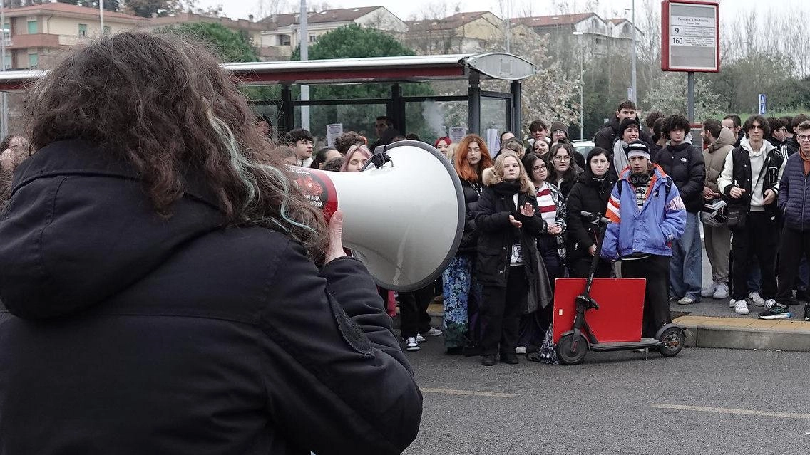 Sicurezza tra i banchi: "Urgenza al liceo Serpieri, servono subito soluzioni"