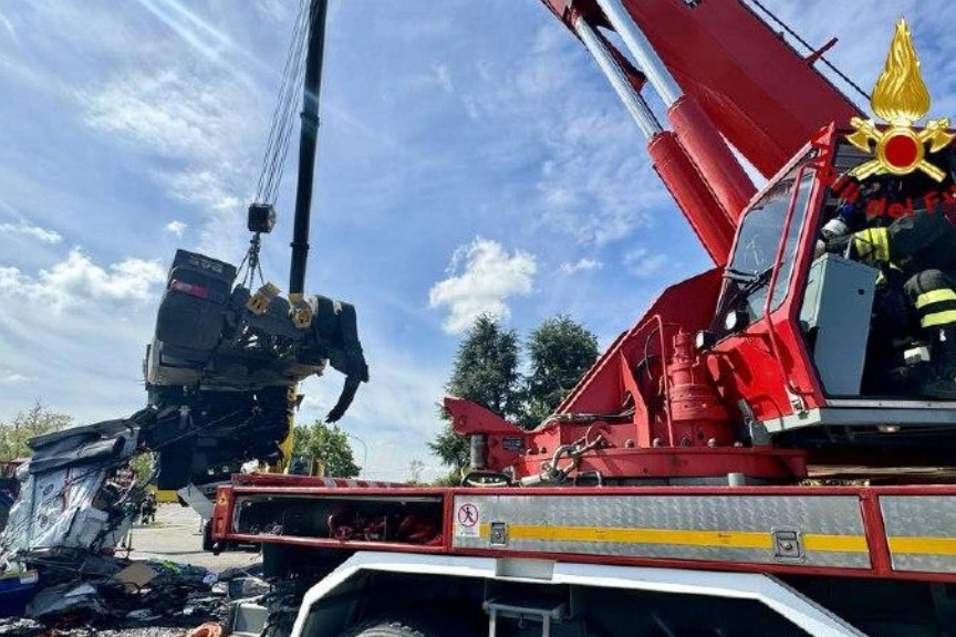 Incidente all'ingresso dell'Autogrill in A21 a Piacenza