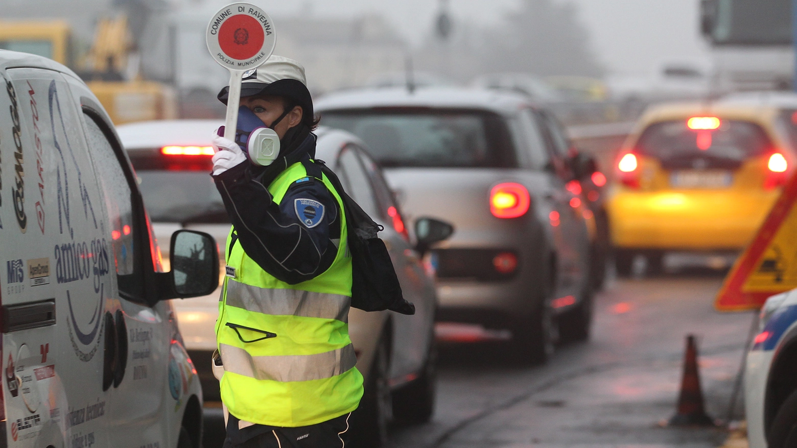 Piano antismog: primo bollino rosso per l'Emilia Romagna. Lo stop ai veicoli inquinanti martedì 5 novembre