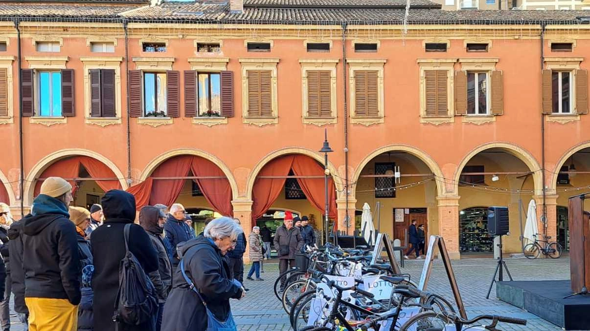 Bici all’asta: 630 euro al centro anti-violenza