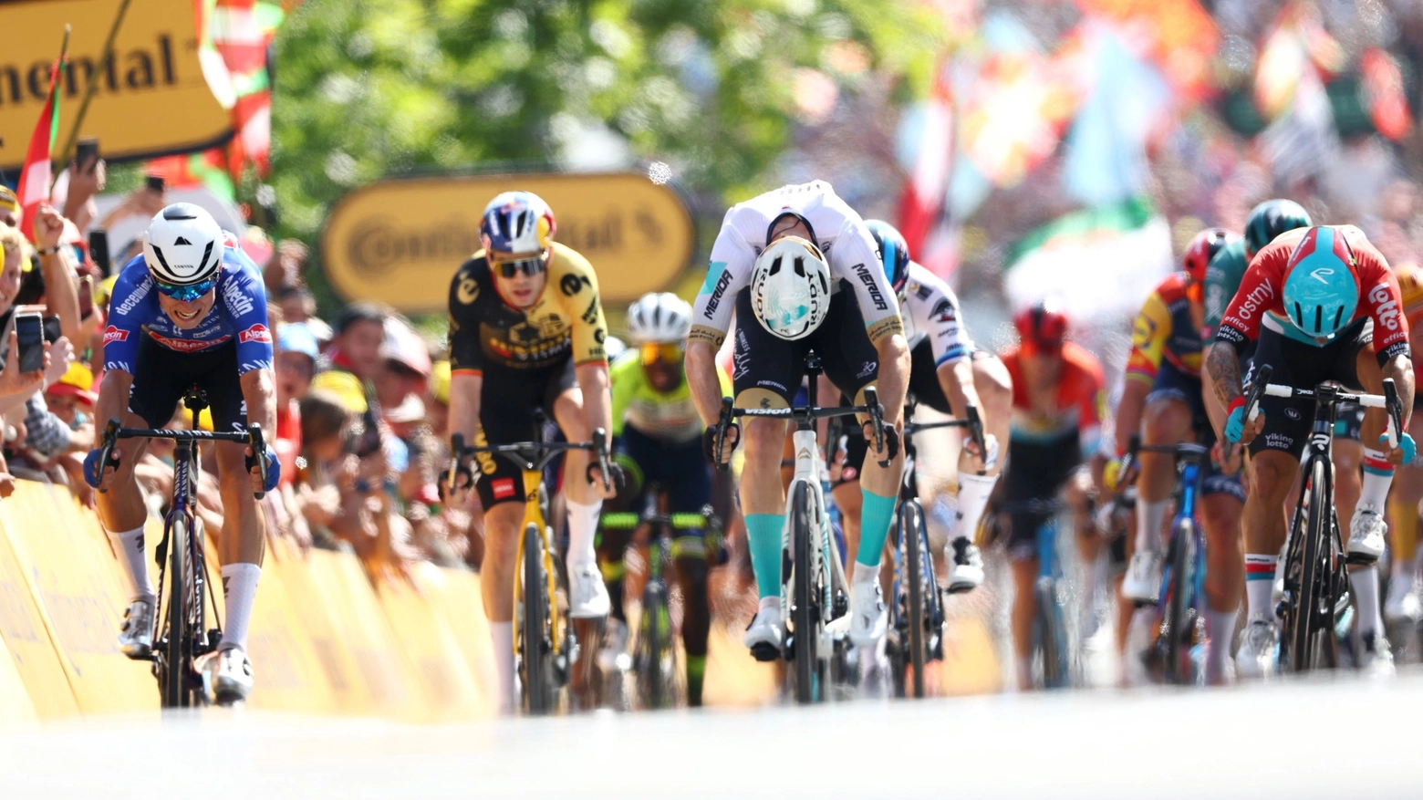 La seconda tappa del Tour de France 2024 parte da Cesenatico e arriva a Bologna (nella foto uno scatto della passata edizione del Tour de France)