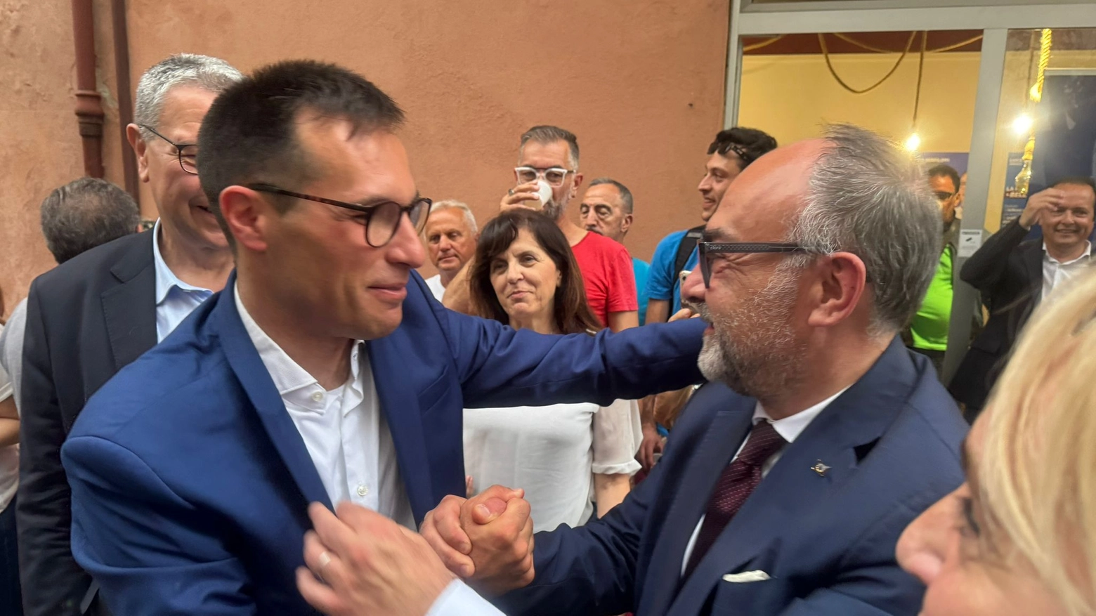 “C’è tanto da fare per questa città, da domani al lavoro: è una grande responsabilità”. Il candidato del centrodestra ce la fa al primo turno, Cristian Fanesi si ferma al 30%, Marchegiani al 19%