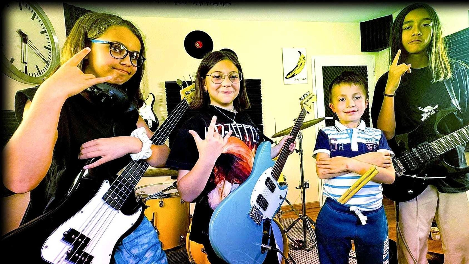 La baby band suona il rock: 38 anni in quattro