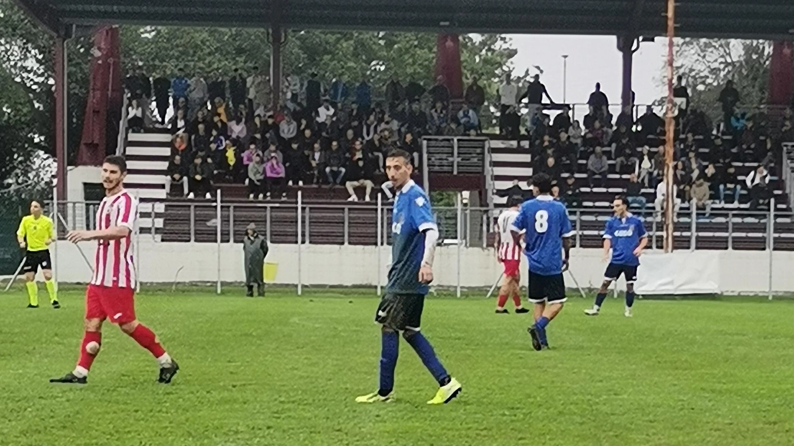 La Castelfrettese batte il Borghetto 2-0 con una doppietta di Serrani. Seconda vittoria consecutiva che la porta in testa alla classifica di Prima Categoria.