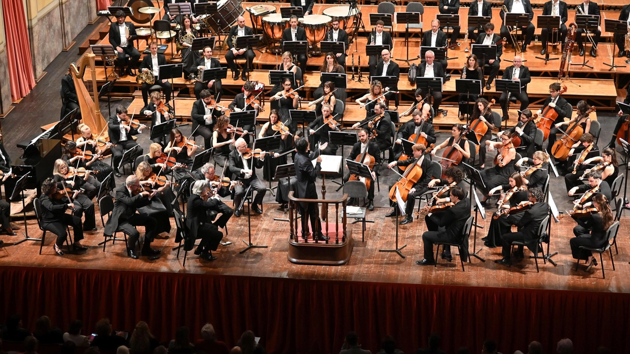 Un momento del concerto di Capodanno al Comunale (Foto Rolando Paolo Guerzoni)