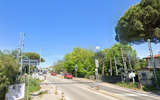 Cervia, chiude il passaggio a livello di via Martiri Fantini per manutenzione. Ecco le date