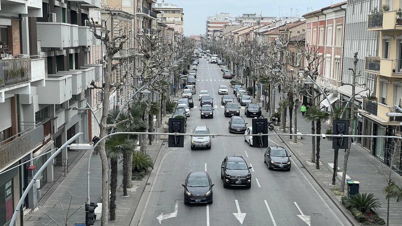 Anche nel centralissimo corso Umberto I si trovano locali non affittati