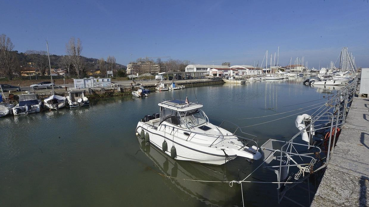 Il porto di Pesaro: per la cassa di colmata tutto da rifare,. ora si dovrà capire se si può spostare i fanghi al largo