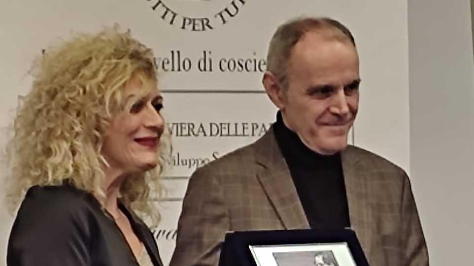 Premio Charles Dickens 2024: Fabrizio Vecchi trionfa con 