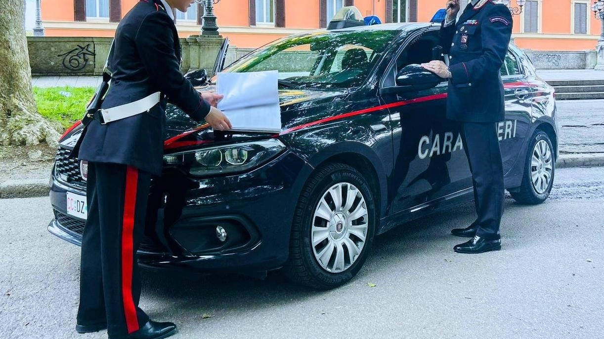 I servizi quotidiani di Questura e carabinieri hanno portato anche a sequestri di droga ed espulsioni. I militari dell’Arma hanno applicato l’ordinanza del prefetto e hanno allontanato sei persone dall’area.