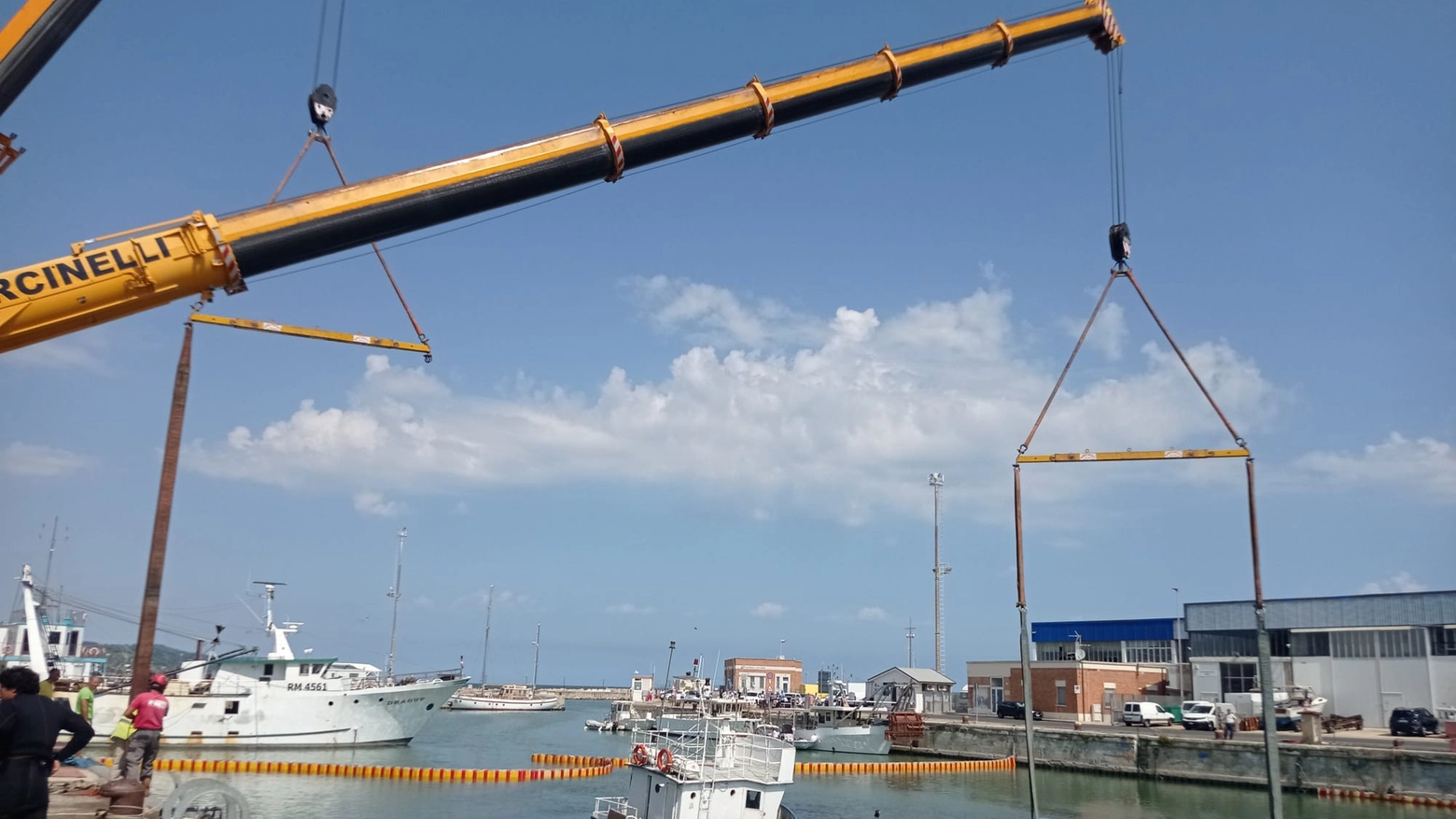 Per garantire la continuità dei lavori viale Adriatico è stato chiuso al transito per l'intera durata delle operazioni che si prevede durante fino al 25 luglio.
