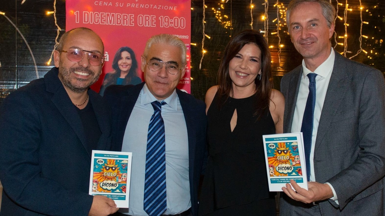 Successo per la presentazione del libro "Non cielo dicono - Fuori dal tunnel del complottismo c’è un sole bellissimo" di...