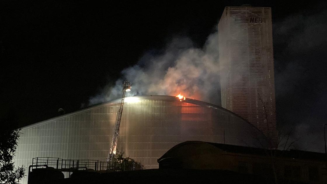 Incendio alla centrale Hera di Imola: danni e paura