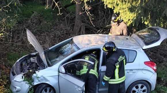 Scontro sulla Virgiliana. Tre auto, un ferito lieve