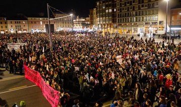 Marea rosa in strada. La carica dei 5.000: "Nel nome delle donne che non hanno più voce"