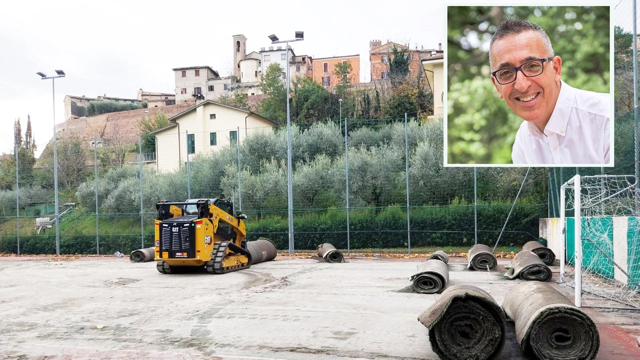 I lavori al campo da calcetto di Saltara. Nel riquadro il sindaco,. Pietro Briganti