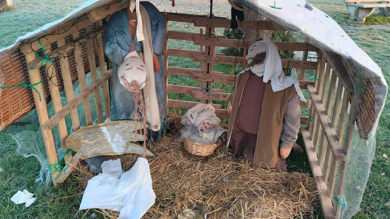 Il presepe di Caselle danneggiato nottetempo dai vandali