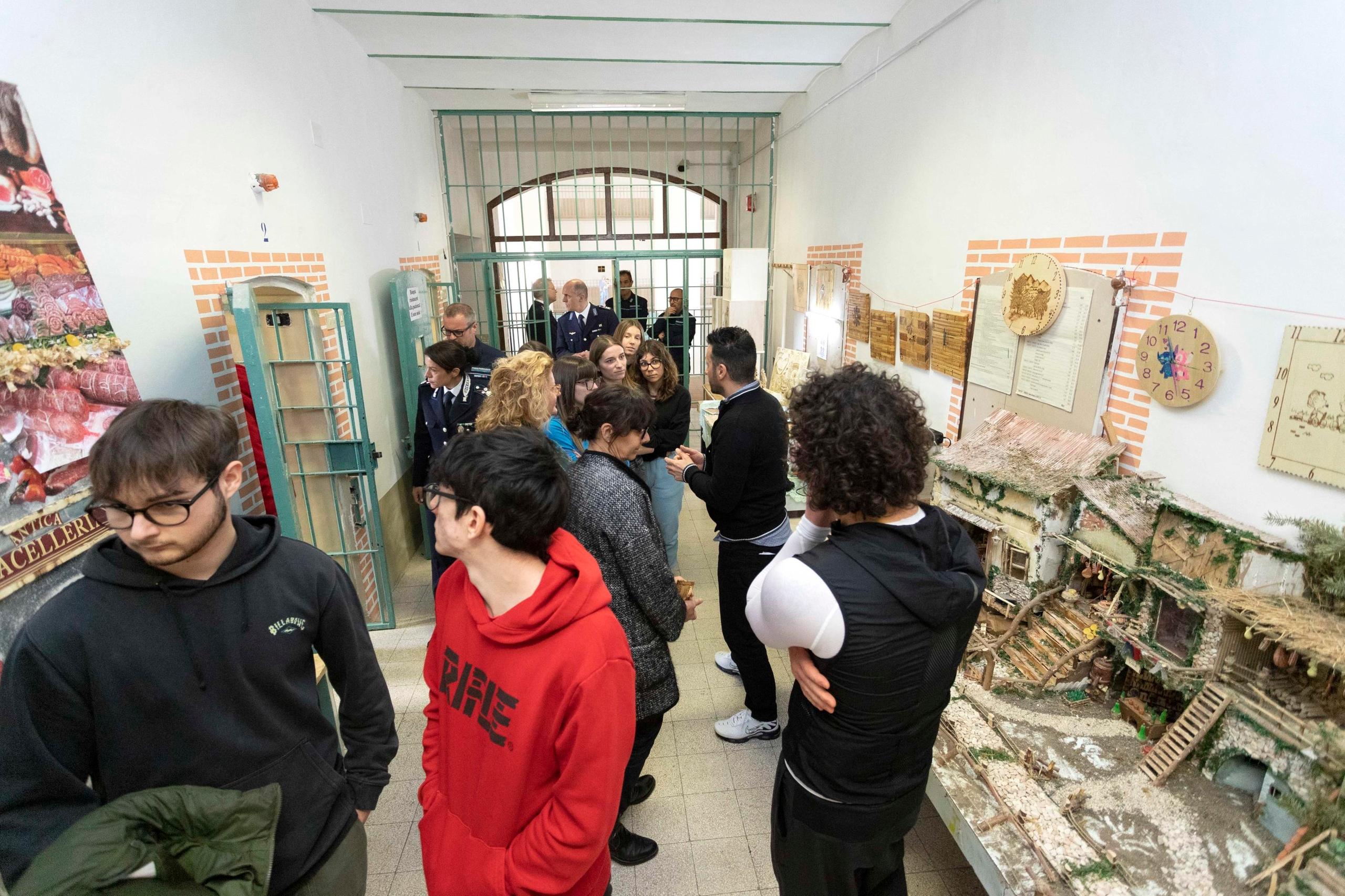 Studenti A Scuola In Carcere, Ergastolani In Cattedra: "Non Fate Mai ...