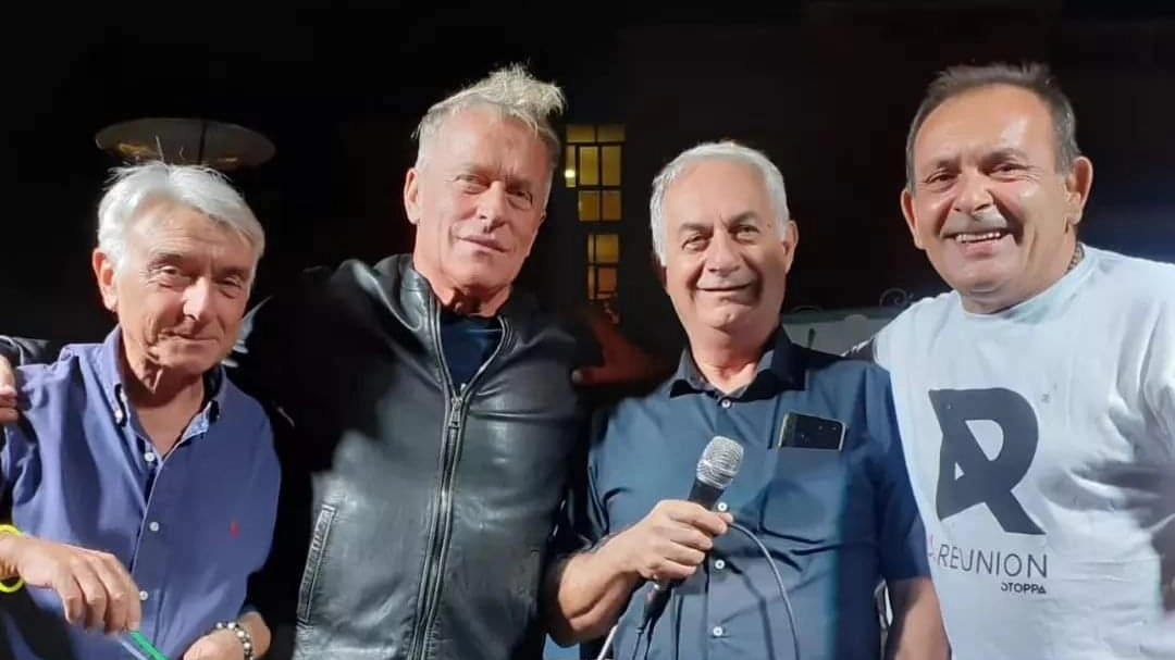 Al lido di Pomposa le canzoni dei miti della musica italiana. L’evento, in piazza Rocca,. offrirà emozioni al pubblico .