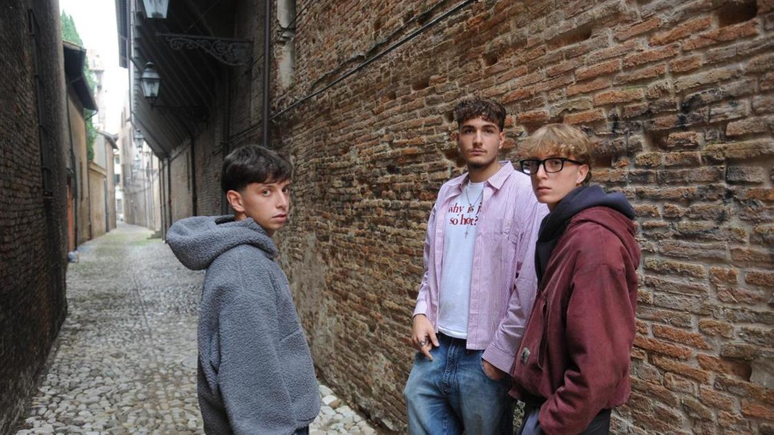 La sfida di tre giovanissimi: "Ecco ’Abasia’, il nostro marchio di streetwear. Siamo pronti a debuttare"