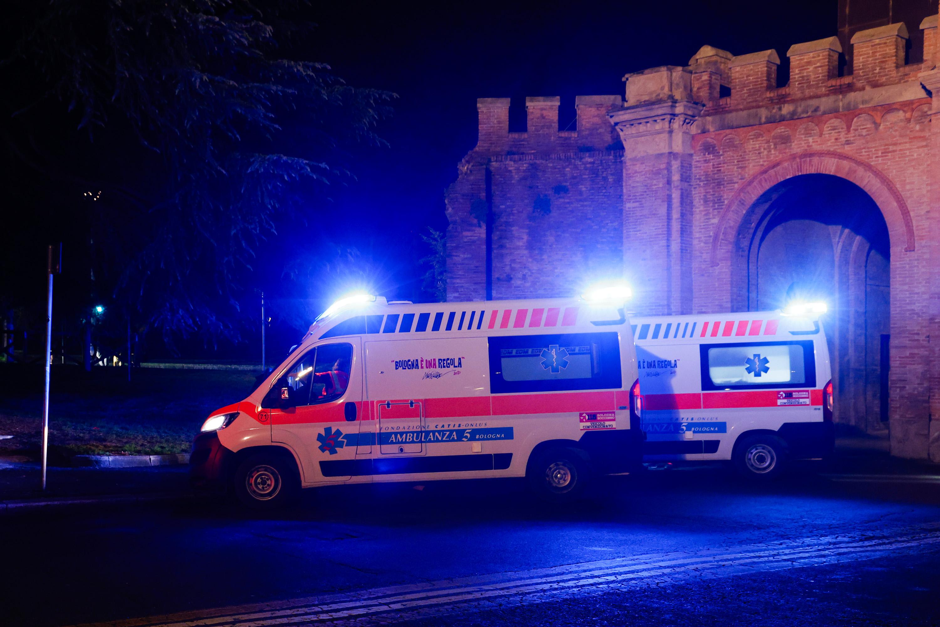 Lite a Porta Saragozza, uomo preso a mazzate finisce in ospedale